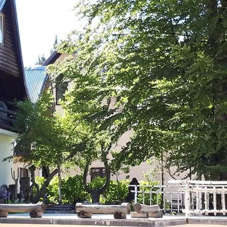 Carobna Kuca Casa de Férias *
